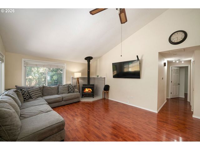 11608 Se REEDWAY St, Portland, OR 97266