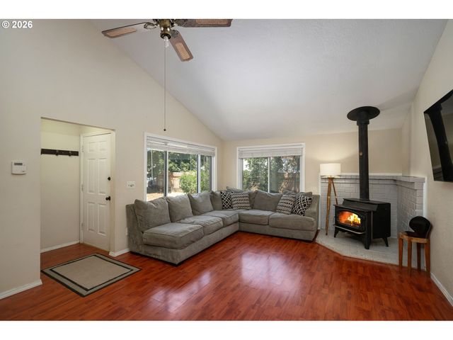 11608 Se REEDWAY St, Portland, OR 97266