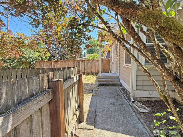 4115 W I Street, Bremerton, WA 98312