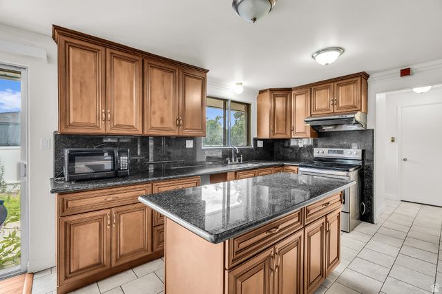 1261 E CHEVY CHASE DR, Salt Lake City, UT 84117