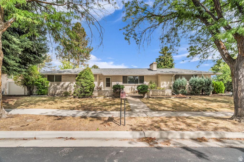 1261 E CHEVY CHASE DR, Salt Lake City, UT 84117
