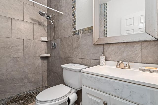 1206 Walter Hoffman RD, Cedar Creek, TX 78612