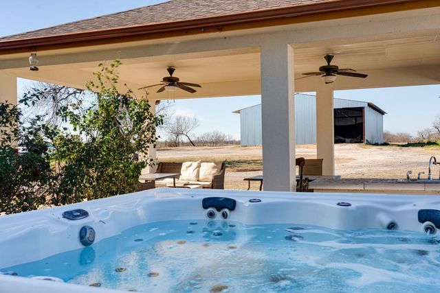 1206 Walter Hoffman RD, Cedar Creek, TX 78612