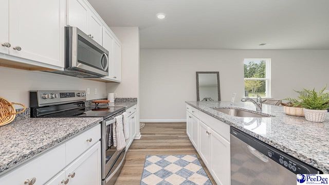 612 Edge Creek Ln, Florence, SC 29505