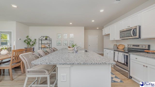 612 Edge Creek Ln, Florence, SC 29505