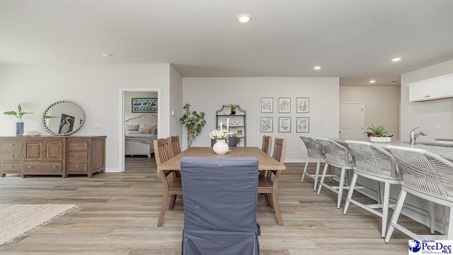 612 Edge Creek Ln, Florence, SC 29505