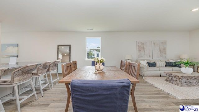 612 Edge Creek Ln, Florence, SC 29505