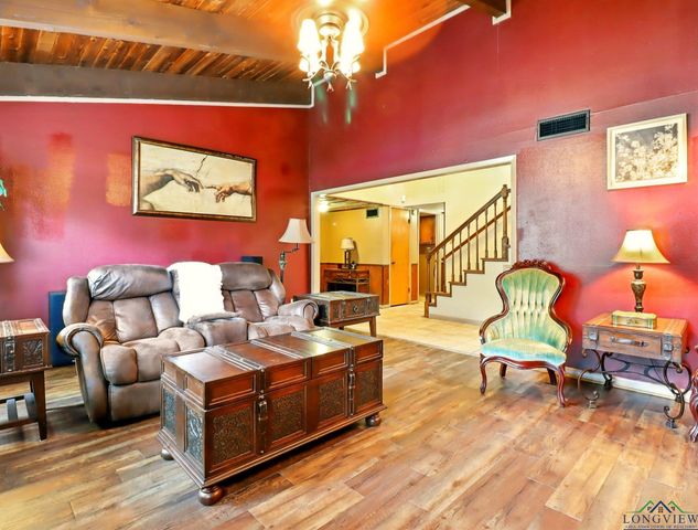 111 Bison Trl, Longview, TX 75605