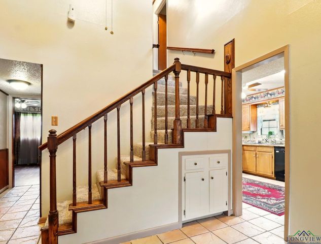 111 Bison Trl, Longview, TX 75605