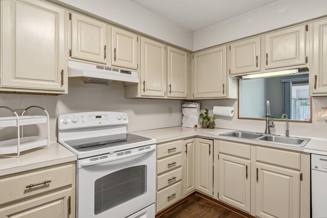 5128 Green Meadow Road, Oshtemo Twp, MI 49009
