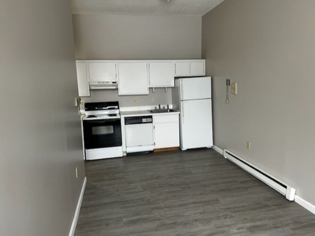 92 Gorham St 201, Lowell, MA 01852