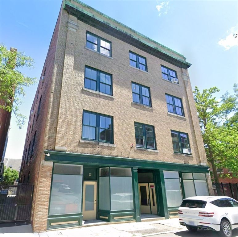 92 Gorham St 201, Lowell, MA 01852