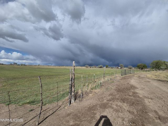 3280 Lone Tree Road, Fallon, NV 89406