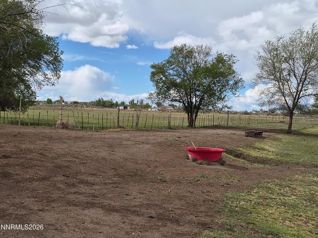 3280 Lone Tree Road, Fallon, NV 89406