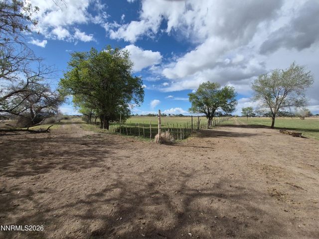 3280 Lone Tree Road, Fallon, NV 89406