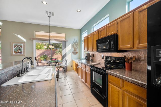 2137 E Bighorn Mountain Drive, Oro Valley, AZ 85755