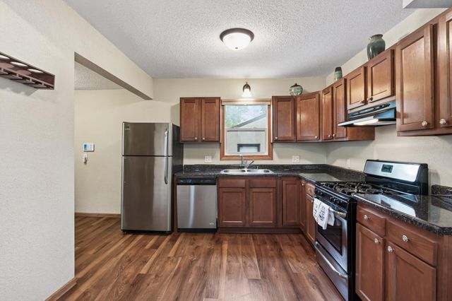 1095 Sims Avenue, Saint Paul, MN 55106