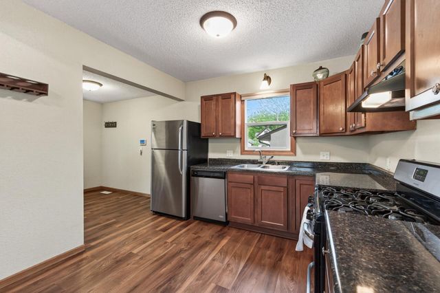 1095 Sims Avenue, Saint Paul, MN 55106