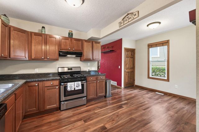 1095 Sims Avenue, Saint Paul, MN 55106