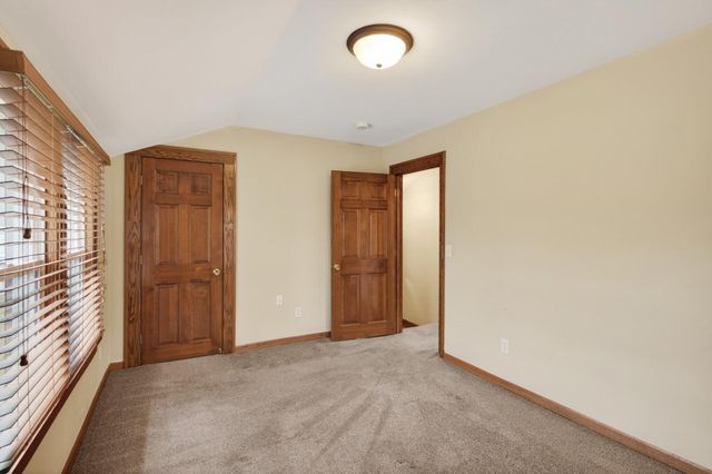 1095 Sims Avenue, Saint Paul, MN 55106