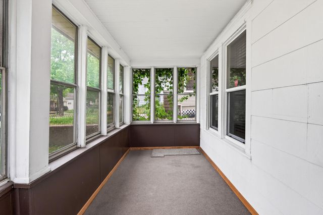 1095 Sims Avenue, Saint Paul, MN 55106