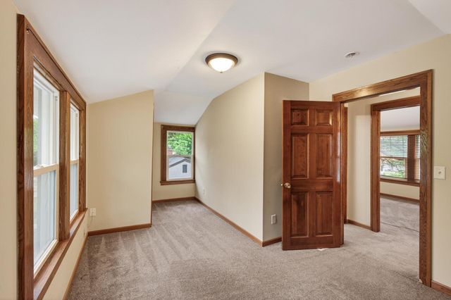 1095 Sims Avenue, Saint Paul, MN 55106