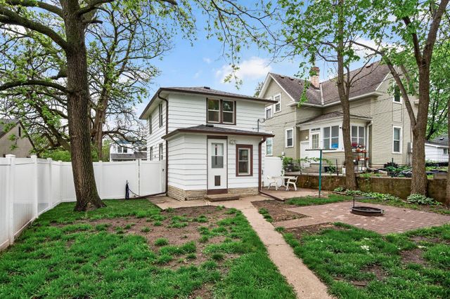 1095 Sims Avenue, Saint Paul, MN 55106