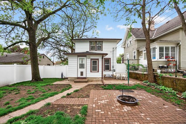 1095 Sims Avenue, Saint Paul, MN 55106