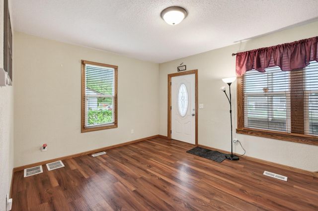 1095 Sims Avenue, Saint Paul, MN 55106