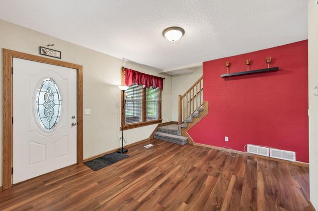 1095 Sims Avenue, Saint Paul, MN 55106