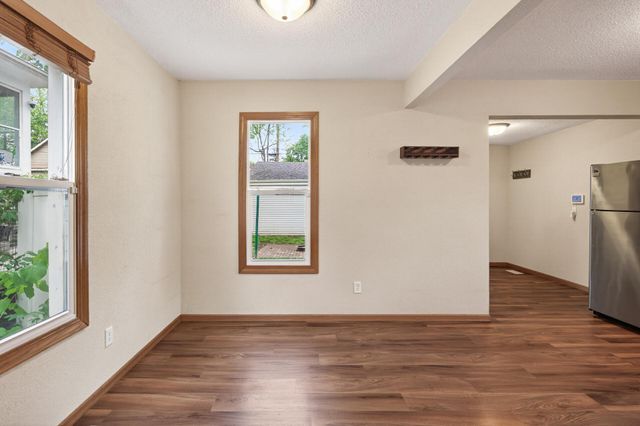 1095 Sims Avenue, Saint Paul, MN 55106