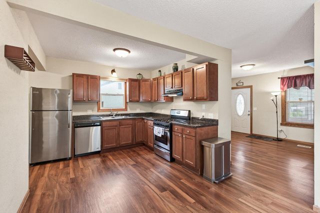 1095 Sims Avenue, Saint Paul, MN 55106