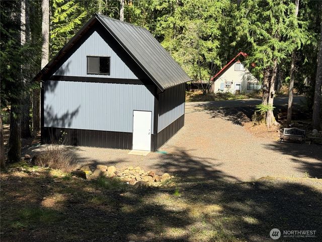 131 N Staircase Drive, Hoodsport, WA 98548