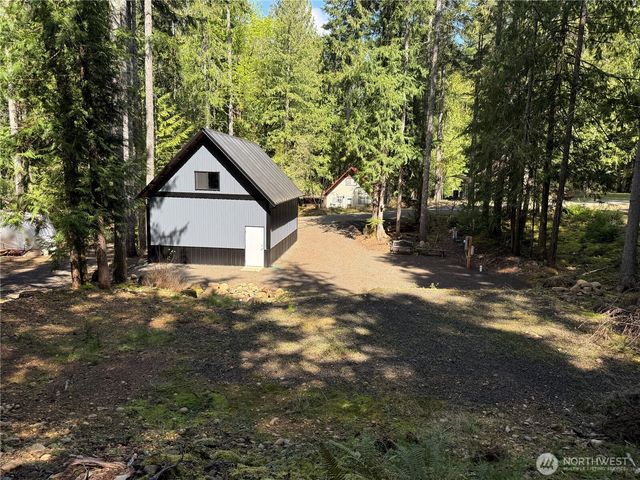 131 N Staircase Drive, Hoodsport, WA 98548