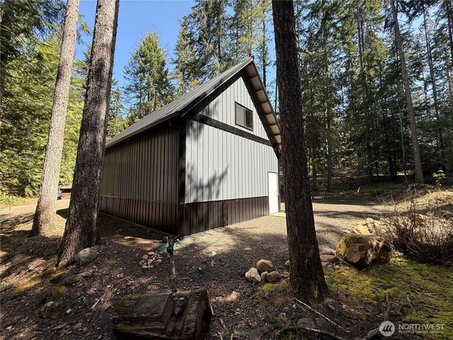 131 N Staircase Drive, Hoodsport, WA 98548