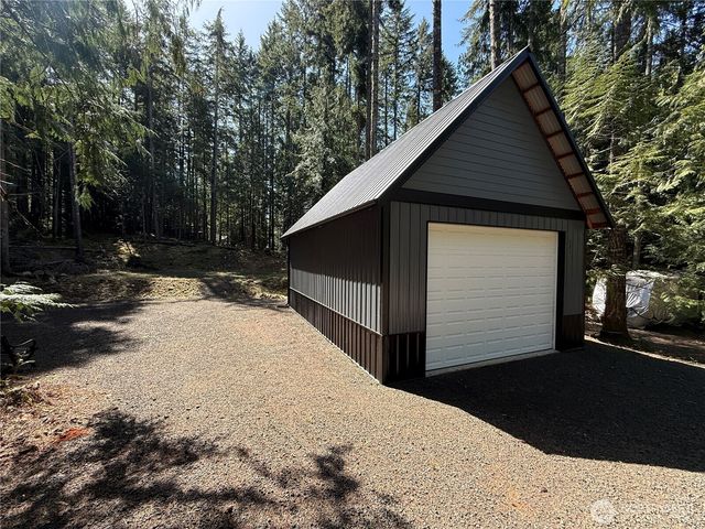 131 N Staircase Drive, Hoodsport, WA 98548