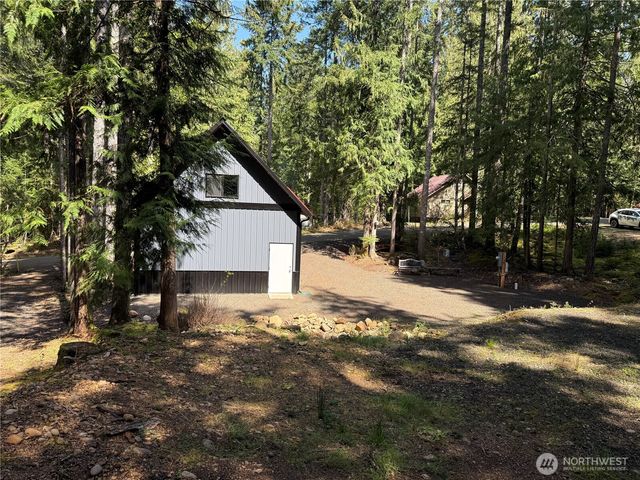 131 N Staircase Drive, Hoodsport, WA 98548