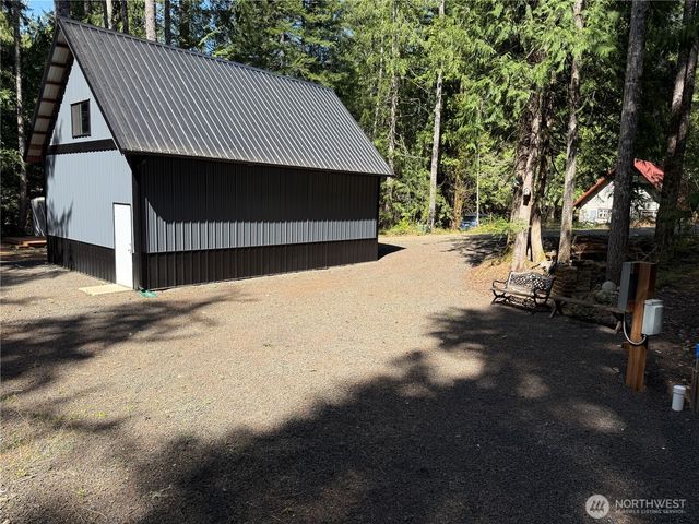 131 N Staircase Drive, Hoodsport, WA 98548