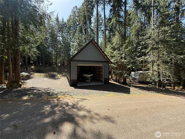 131 N Staircase Drive, Hoodsport, WA 98548