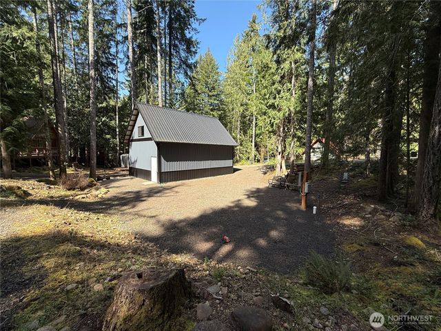 131 N Staircase Drive, Hoodsport, WA 98548