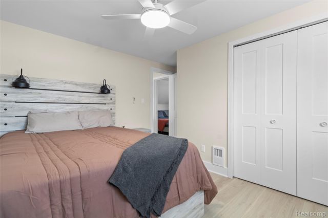 26364 Hampden Street, Madison Heights, MI 48071