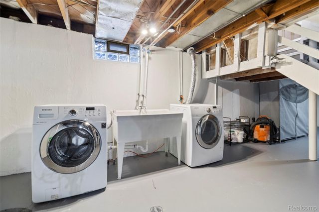 26364 Hampden Street, Madison Heights, MI 48071