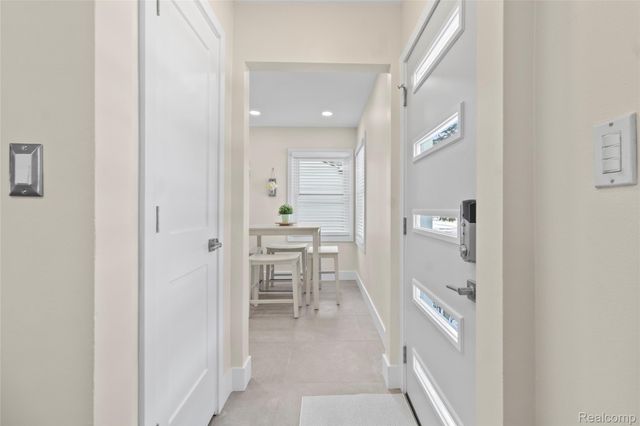 26364 Hampden Street, Madison Heights, MI 48071