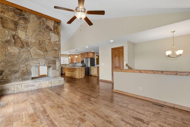 2202 Jones Bend Road, Louisville, TN 37777