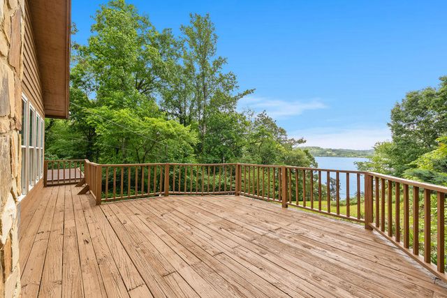 2202 Jones Bend Road, Louisville, TN 37777