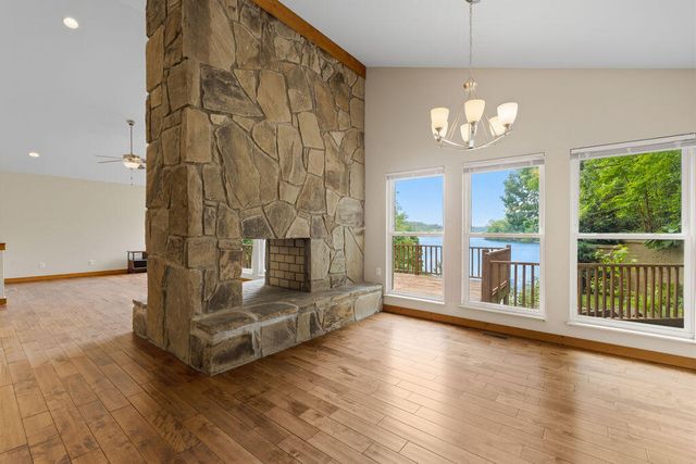2202 Jones Bend Road, Louisville, TN 37777