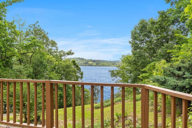 2202 Jones Bend Road, Louisville, TN 37777