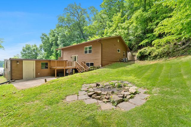 2202 Jones Bend Road, Louisville, TN 37777