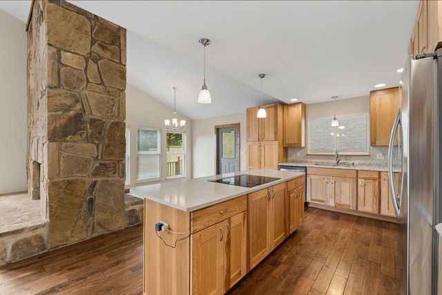2202 Jones Bend Road, Louisville, TN 37777