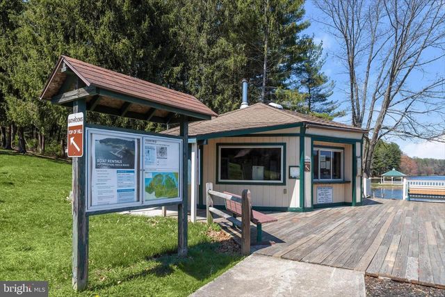 1617 HEATHER HEIGHTS RD, Sykesville, MD 21784